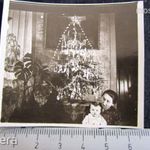 BÉKEIDŐ KARÁCSONY FELDÍSZITETT KARÁCSONYFA FENYŐFA CSODA FOTÓ FÉNYKÉP cca.1938 ENTERIŐR fotó