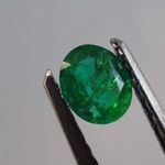 Smaragd - 0, 38 ct, 5, 1x4, 2x2, 6 mm (4115) - nagyon szép szín! fotó