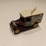 Lledo - 1930 Model A Ford Van _ Smarties fotó