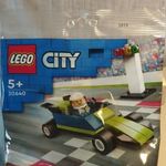 LEGO® City - Versenyautó (30640) fotó
