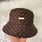 Louis Vuitton kalap fotó
