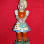 Antik extrém ritka Art Deco KOMLÓS testvérek kerámia figura Menyecske kék keszkenővel 16 X 8 cm fotó