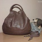 Moda in Italia szépiaszín valódi bőr, elegáns táska fotó