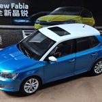 1: 18 1/18 Skoda Fabia - 2016 kékmetál/fehér - Paudi fotó