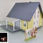 EL5 H0 1: 87 Faller 130317 családi ház gyári belső világítással + Preiser teregetés jelenet fotó