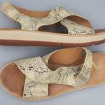 CLARKS kívül-belül bőr szandál, kígyóbőrmintás, 40 -es fotó