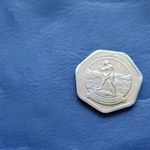 MADAGASZKÁR 10 ARIARY 1999 TŐZEG VÁGÓ! HÉTSZÖG ALAKÚ! fotó