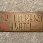 régi egyházi tábla templomi tábla evangélikus lelkészi hivatal réztábla lelkészi hivatal tábla fotó