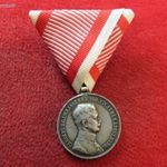 IV.KÁROLY VITÉZSÉGI ÉREM II.o 1917-1918 FÉMJELZETT EZÜST kiv, pótolt szalag ! fotó