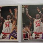 2 db. NBA Hakeem Olajuwon kosaras kártya egyben fotó