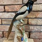 Monumentális méretű és megjelenésű Herendi porcelán szarka - 37 cm-es csodás I. oszt példány fotó