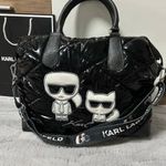 Prémium Karl Lagerfeld utazó táska Új fotó