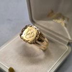 14 K arany monogrammos gyűrű 8, 48 g fotó