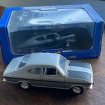 Opel Kadett modell autó 1: 18 Revell fotó