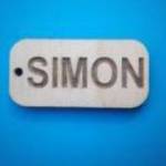 Simon feliratú kulcstartó. Névnapi ajándék. fotó