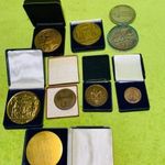 RÉGI 9 db. PLAKETTEK , EGYÉBB ÉRME , NUMIZMATIKA, fotó