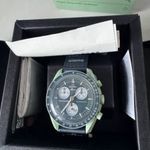 Swatch x Omega Moonswatch Mission on Earth fotó