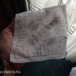 Régi finom batiszt menyasszonyi zsebkendő kézbe való kendő kis terítő is fotó
