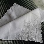 Régi finom vászon menyasszonyi zsebkendő kézbe való kendő kis terítő is 28 cm fotó