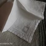 Régi finom vászon menyasszonyi zsebkendő kézbe való kendő kis terítő is 27 cm fotó