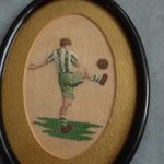 régi gobelin foci téma fradi FTC hímzett futbalista kép keretben kb 40 es évek zöld fehér focista fotó