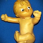 Vintage óraműves kicsi gumi baba figura RITKA - TÚLHÚZVA, javítandó a képek szerint fotó