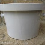 NAGY FEHÉR PORCELÁN KASPÓ FEDELES EDÉNY fotó
