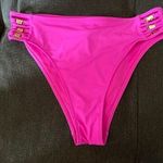 Pink színű Censored fürdőruha, bikini alsó, oldalán arany csatokkal. L. Új! (Vi) fotó