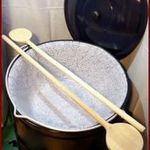 NAGY ÜSTHÁZ SZETT! 30L BOGRÁCS+ÓRIÁS SZELETSÜTŐ 58CM+FEDŐ+FAKANÁL 80CM+HAMUZÓ LAPÁT! ÚJ! fotó