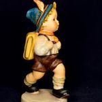 FIÚ TÁSKÁVAL ... HUMMEL - GOEBEL PORCELÁN FIGURA X fotó