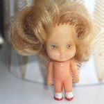 Vintage gumi testű, kicsi hajas baba - Germany - 6.5 cm fotó