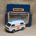Matchbox MB-20 Volkswagen Transporter Ambulance (narancs minta) fotó