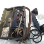 Katonai kurblis tábori telefon. fotó