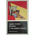 Agatha Christie Macska ?a galambok között (Hercule Poirot 32.) fotó