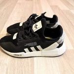 Adidas NMD_R1 V2 sportcipő 42 -es fotó