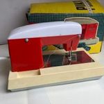 Retro PIKO játék varrógép fotó
