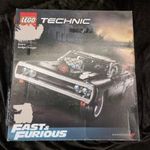 LEGO® Technic™ Dom's Dodge Charger fotó