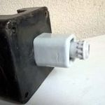 Retró, olvadó biztosíték foglalat szerelőtáblával. fotó