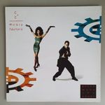 C+C MUSIC FACTORY - GONNA MAKE YOU SWEAT LP fotó