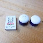 Kék-fehér porcelán só- és bors szóró ( H ) fotó