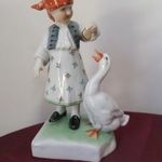 Herendi porcelán Libát etető lány fotó