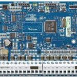 DSC NEO HS2016PCBE riasztóközpont panel fotó