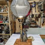 Régi felújított figurális asztali lámpa fotó