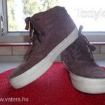 Vans magasszárú velúrcipő fotó