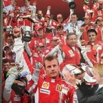 Ferrari évkönyv 2007_Campioni del Mondo 2007 fotó