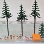 KF270 H0 1: 87 Preiser 10538 A kempingben figura készlet + fenyőfák fotó