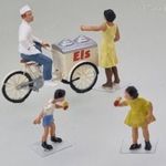 Preiser 28075 H0 1: 87 Fagylalt árus / Fagyi árus + fagyizó anyuka és gyerekek figura készlet (KF277) fotó