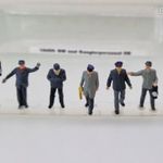 KF189 H0 1: 87 Preiser 10409 Vasutasok vontatási telepre és tolatószemélyzet figura készlet fotó