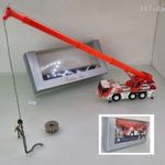 JT13 H0 Herpa Exclusive 295017 LTM 1045 FWK Tűzoltó daru + daruzható kiegészítő + Preiser figura fotó