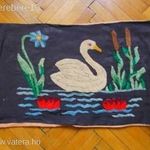 Antik kézi hímzésű párna / díszpárna huzat -- tóban, tavirózsa, nád között úszkáló kacsa mintával fotó